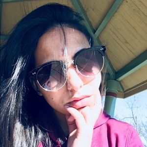 Meet your Posher, Renata